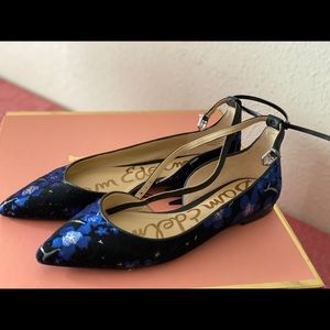Brand new Sam Edelman flats with straps